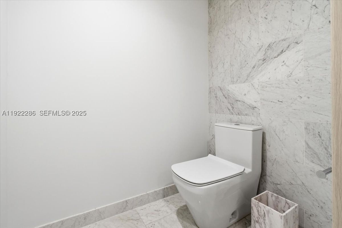 Real estate property located at 1000 Brickell Plz #3211, Miami-dade, Brickell Flatiron Condo, Miami, FL