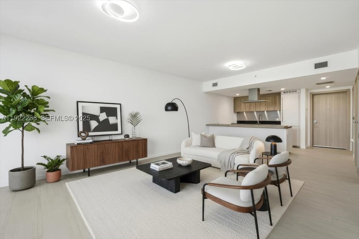 Real estate property located at 1000 Brickell Plz #3211, Miami-dade, Brickell Flatiron Condo, Miami, FL