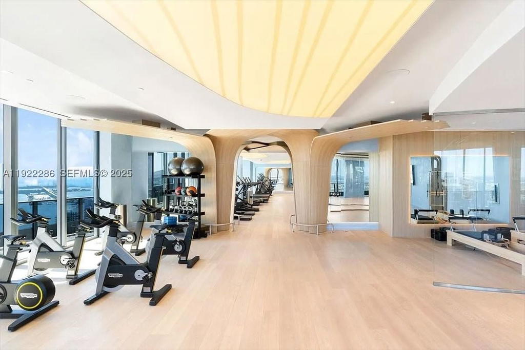 Real estate property located at 1000 Brickell Plz #3211, Miami-dade, Brickell Flatiron Condo, Miami, FL