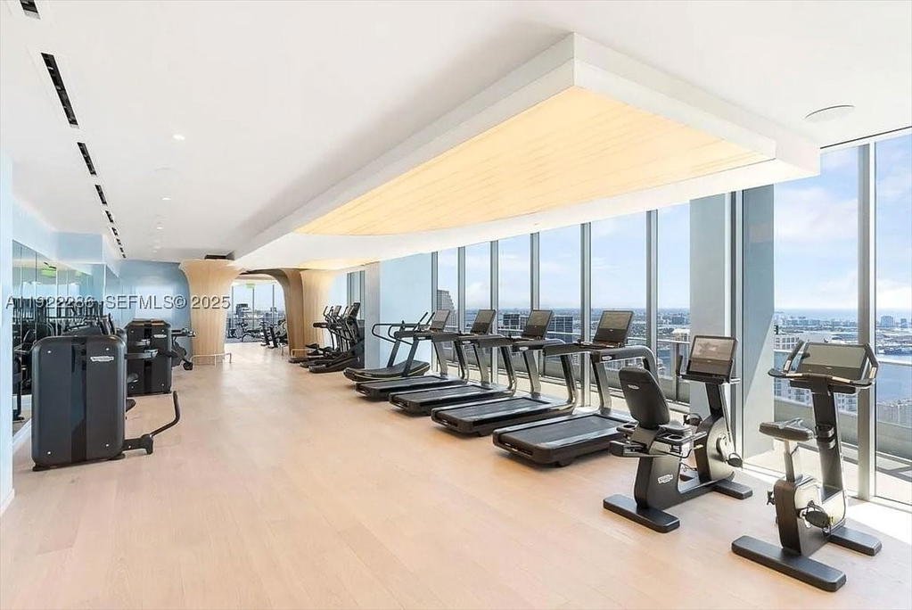 Real estate property located at 1000 Brickell Plz #3211, Miami-dade, Brickell Flatiron Condo, Miami, FL