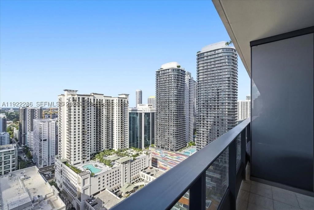Real estate property located at 1000 Brickell Plz #3211, Miami-dade, Brickell Flatiron Condo, Miami, FL