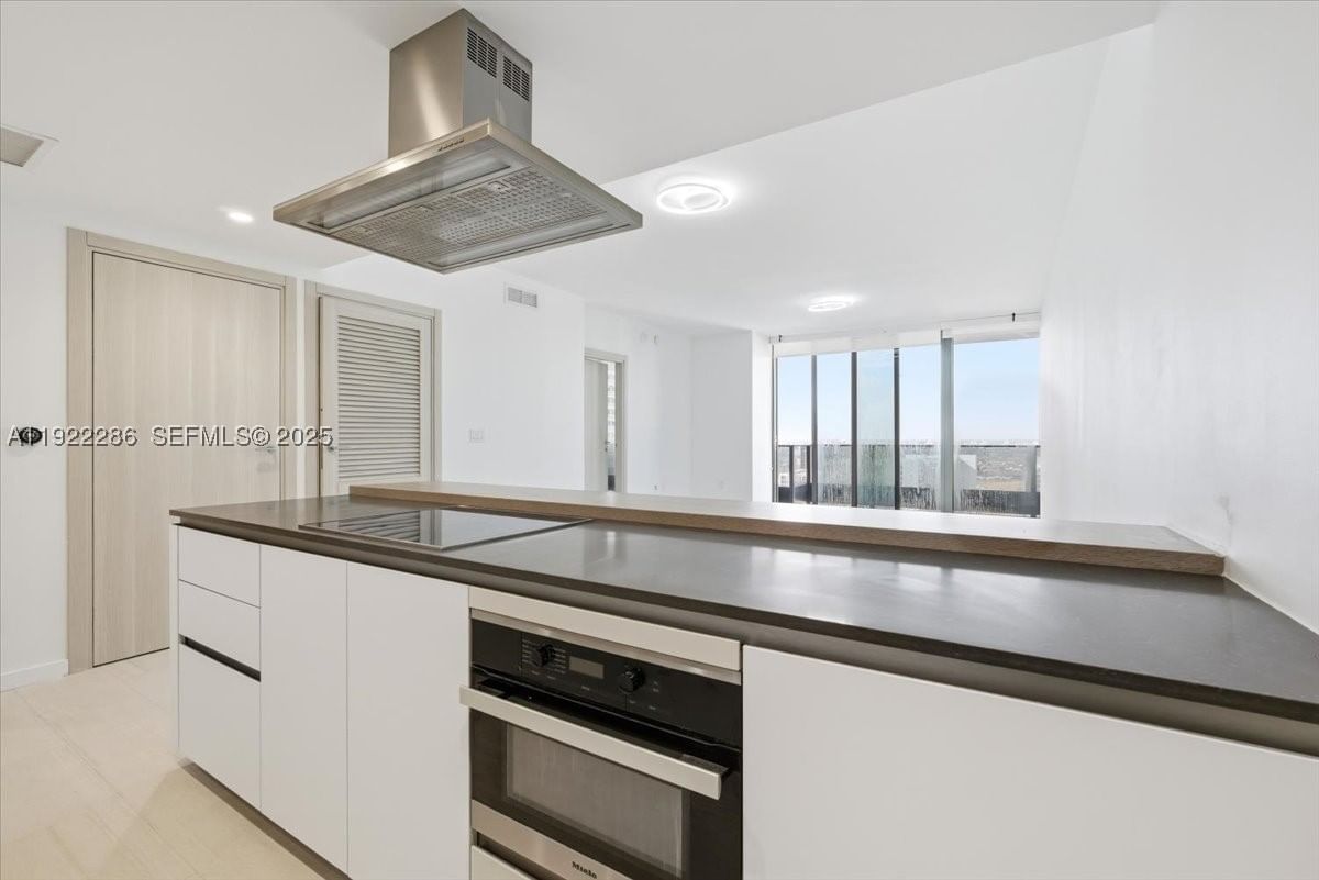 Real estate property located at 1000 Brickell Plz #3211, Miami-dade, Brickell Flatiron Condo, Miami, FL