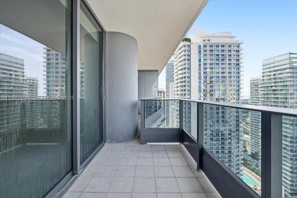 Real estate property located at 1000 Brickell Plz #3211, Miami-dade, Brickell Flatiron Condo, Miami, FL