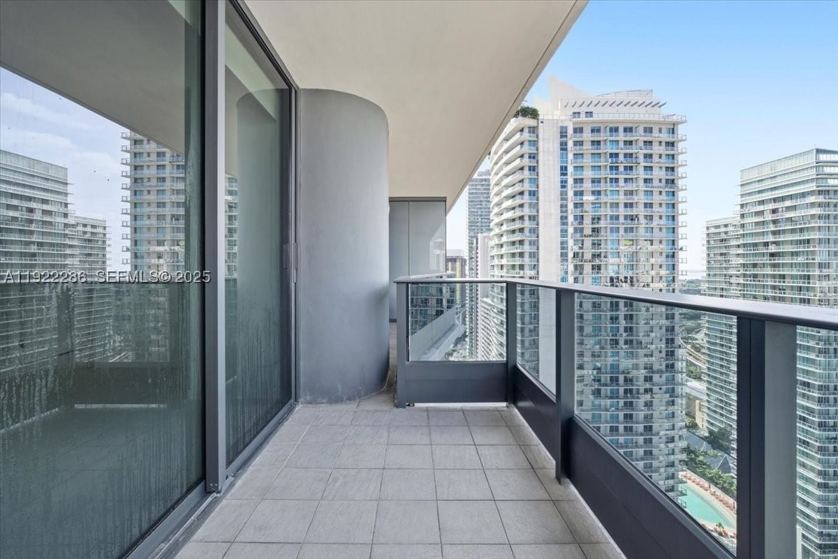 Real estate property located at 1000 Brickell Plz #3211, Miami-dade, Brickell Flatiron Condo, Miami, FL