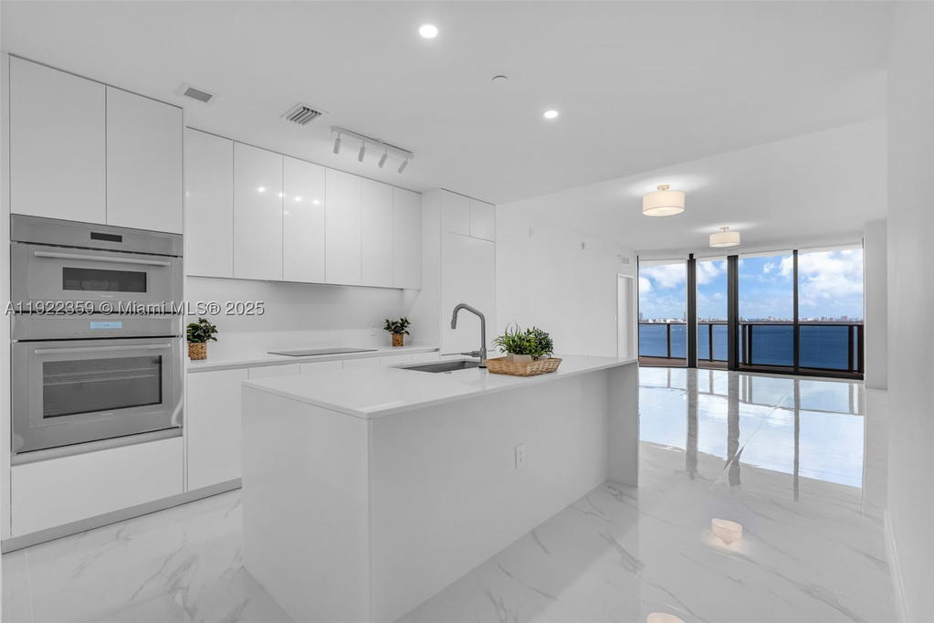 Real estate property located at 700 24 street #2003, Miami-dade, Aria Reserve, Miami, FL