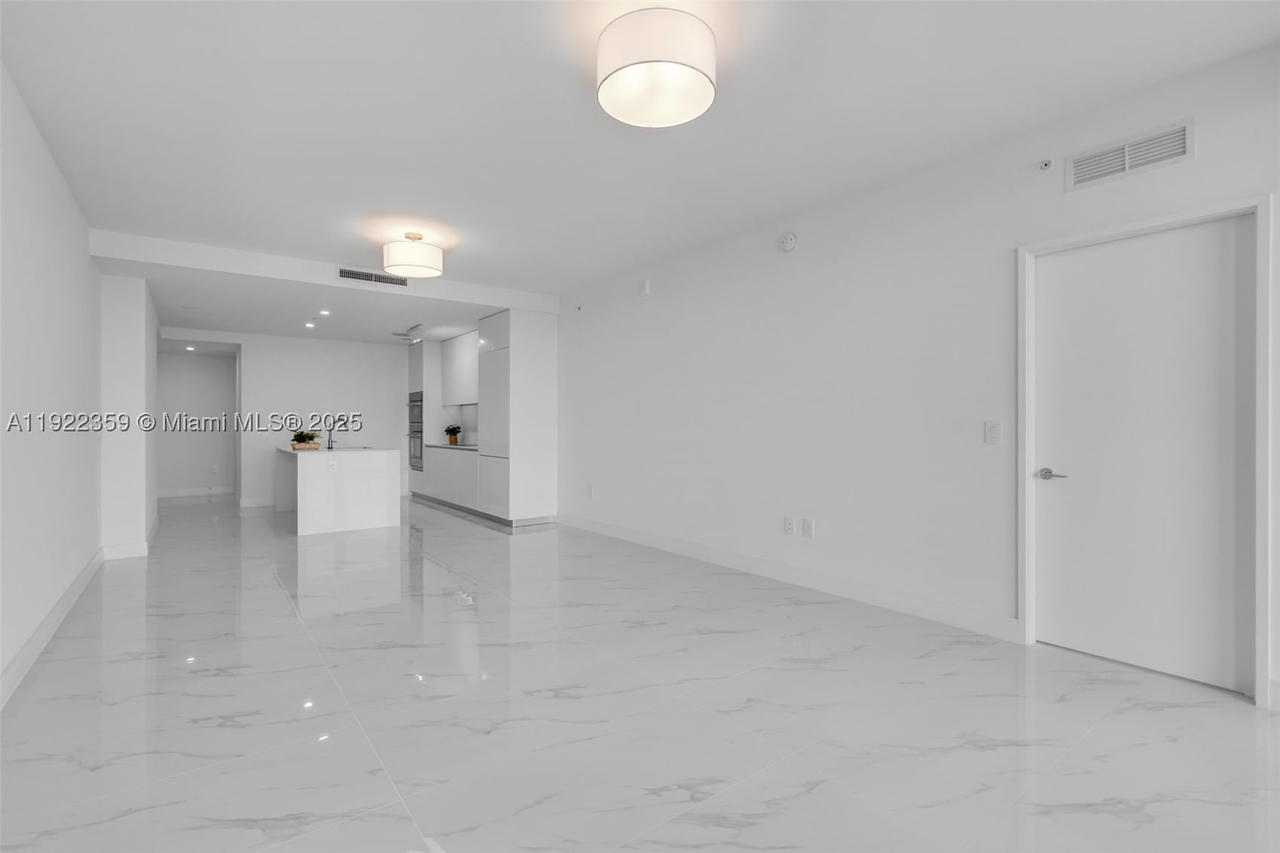 Real estate property located at 700 24 street #2003, Miami-dade, Aria Reserve, Miami, FL