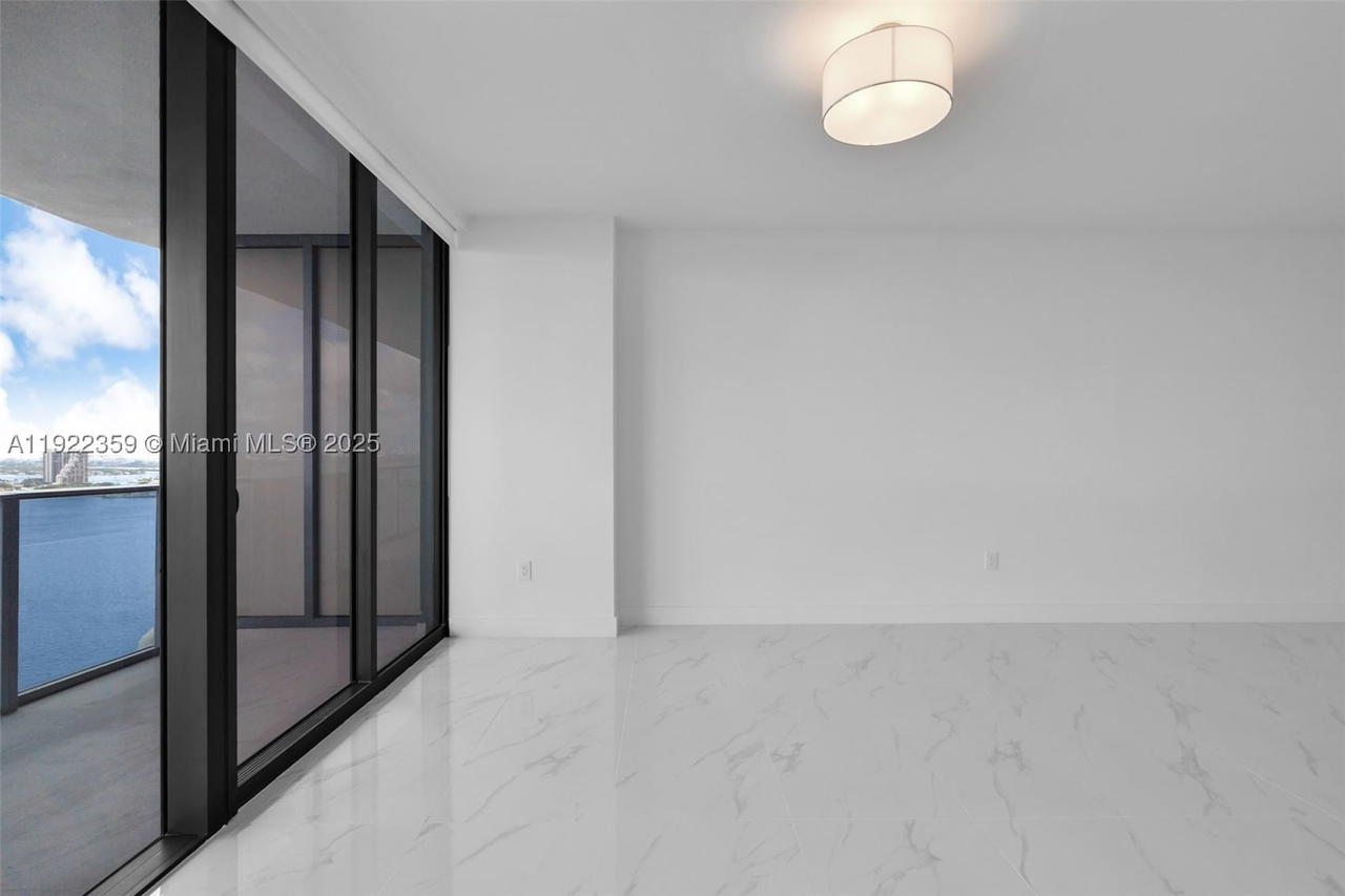 Real estate property located at 700 24 street #2003, Miami-dade, Aria Reserve, Miami, FL