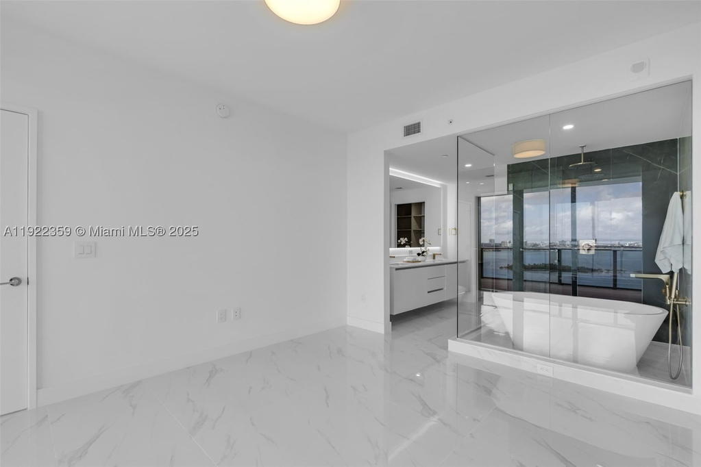 Real estate property located at 700 24 street #2003, Miami-dade, Aria Reserve, Miami, FL