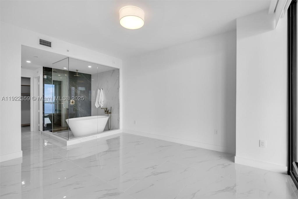 Real estate property located at 700 24 street #2003, Miami-dade, Aria Reserve, Miami, FL