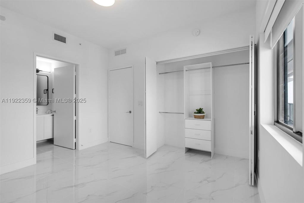 Real estate property located at 700 24 street #2003, Miami-dade, Aria Reserve, Miami, FL