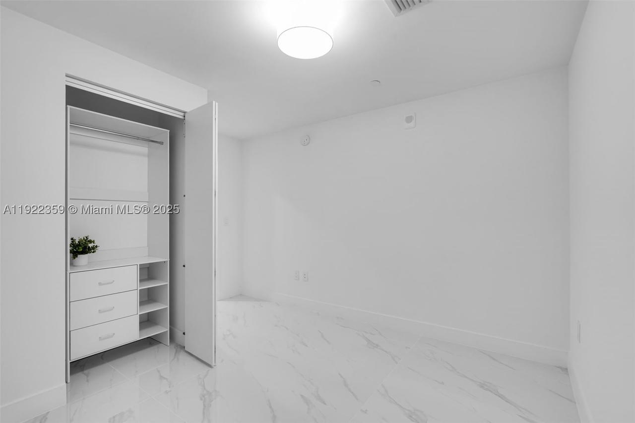 Real estate property located at 700 24 street #2003, Miami-dade, Aria Reserve, Miami, FL