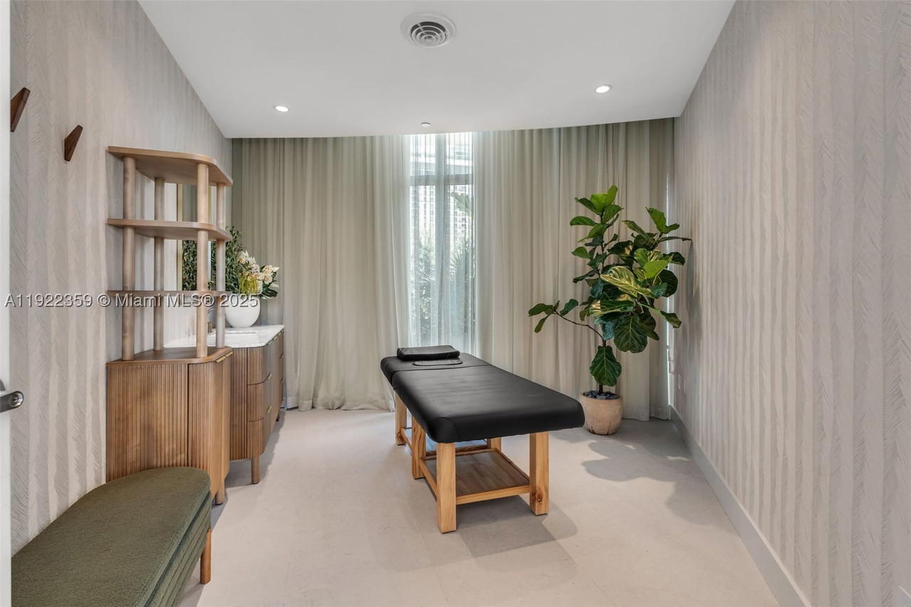 Real estate property located at 700 24 street #2003, Miami-dade, Aria Reserve, Miami, FL
