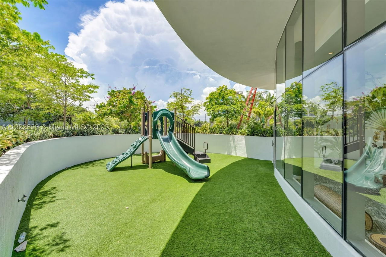 Real estate property located at 700 24 street #2003, Miami-dade, Aria Reserve, Miami, FL