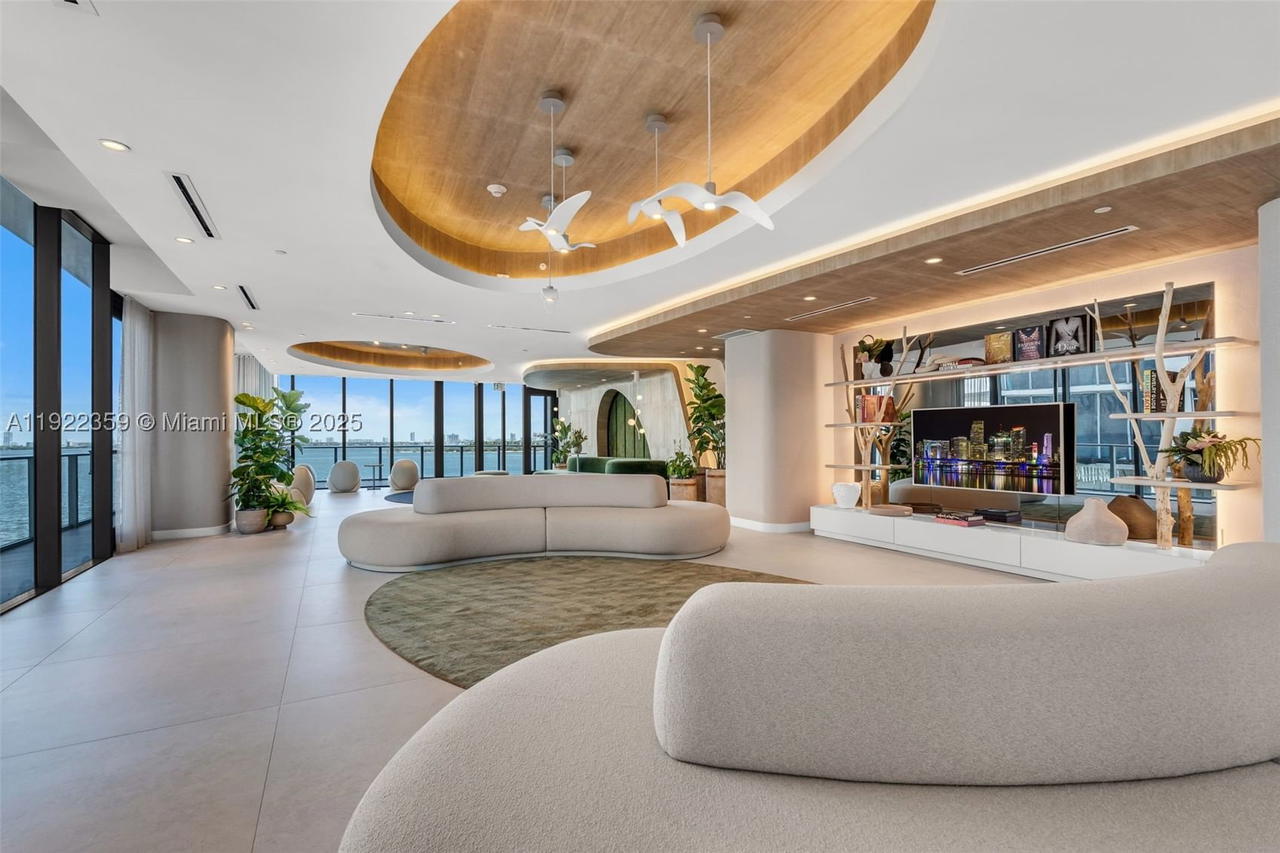 Real estate property located at 700 24 street #2003, Miami-dade, Aria Reserve, Miami, FL