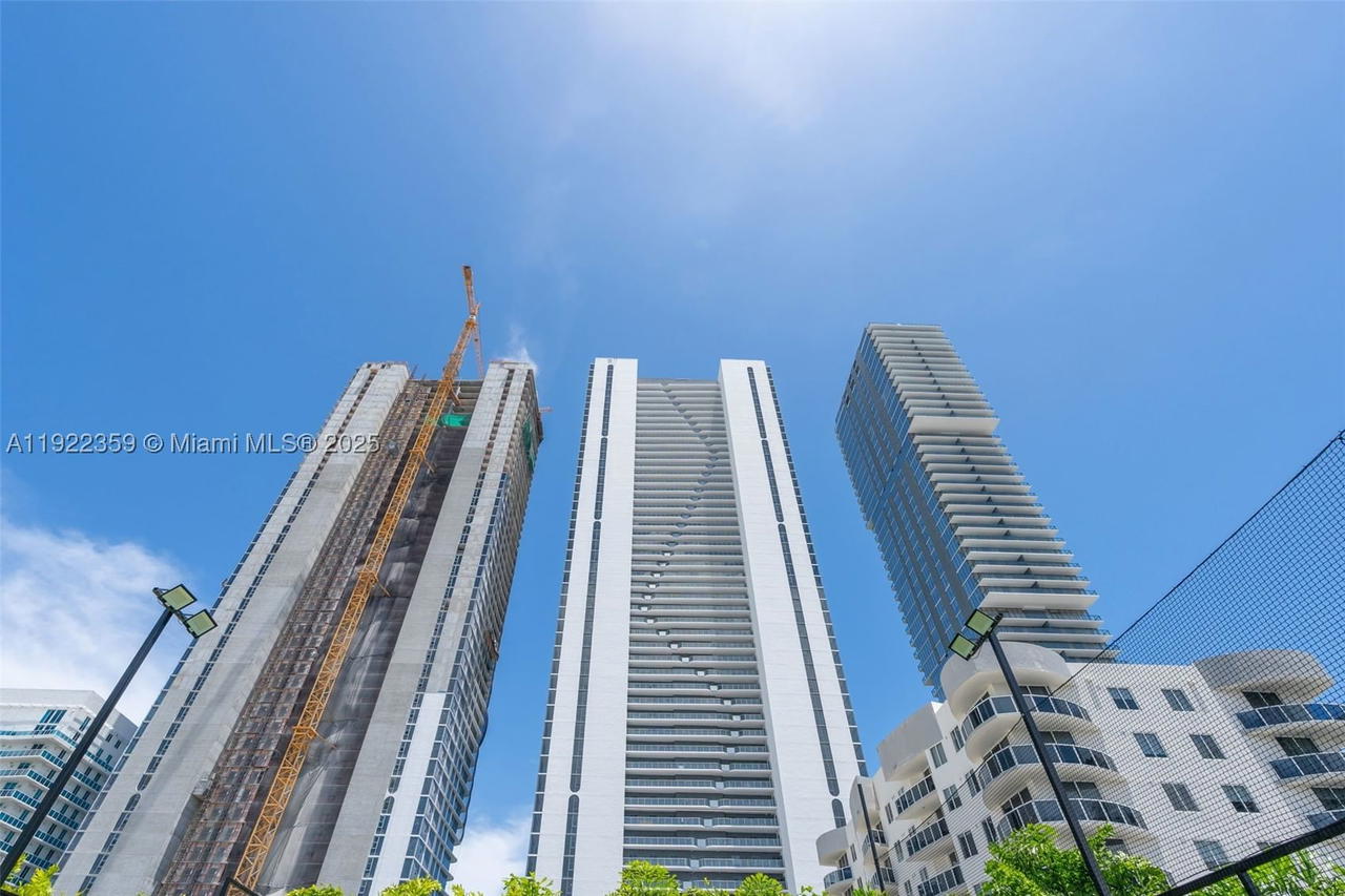 Real estate property located at 700 24 street #2003, Miami-dade, Aria Reserve, Miami, FL