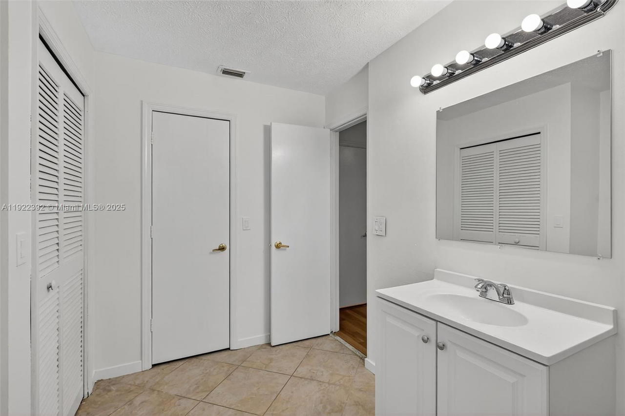 Real estate property located at 1833 Bellevue Ave, St Lucie, Port St Lucie Section 20, Port St Lucie, FL