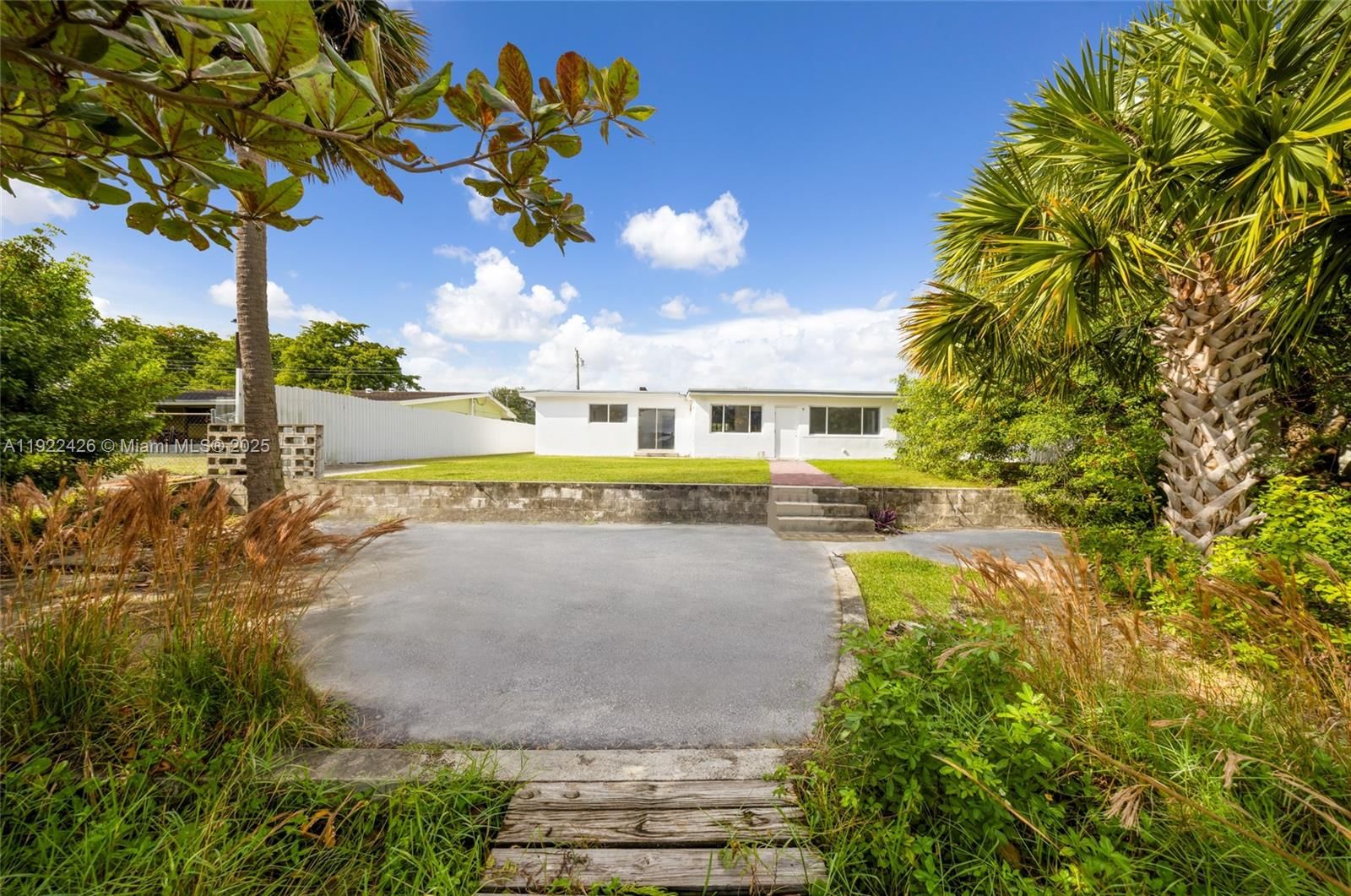 Real estate property located at 17301 24th Ave, Miami-dade, Myrtle Grove 2nd Addn, Miami Gardens, FL