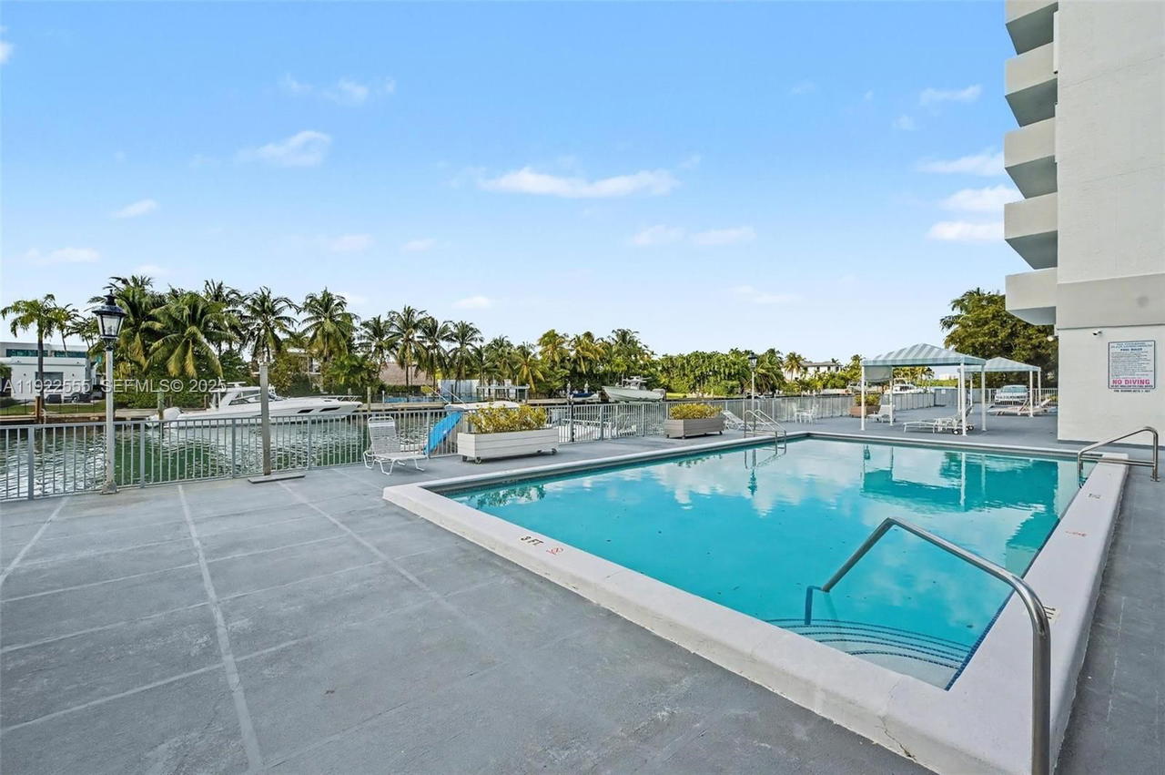 Real estate property located at 10000 Bay Harbor Dr #303, Miami-dade, 10000 Plaza Condo-north T, Bay Harbor Islands, FL
