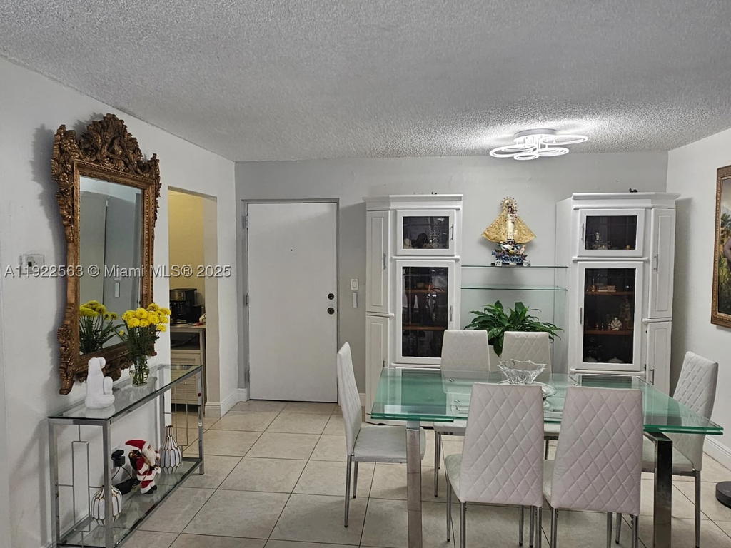 Real estate property located at 8411 8th St #111, Miami-dade, Summit Chase Condo, Miami, FL