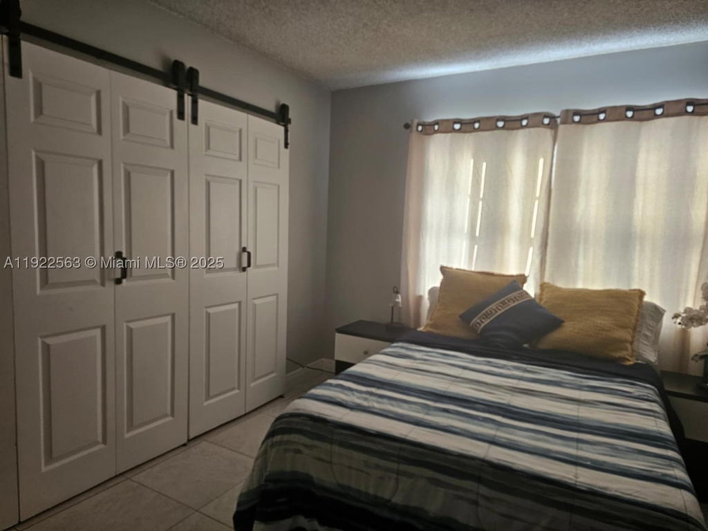 Real estate property located at 8411 8th St #111, Miami-dade, Summit Chase Condo, Miami, FL