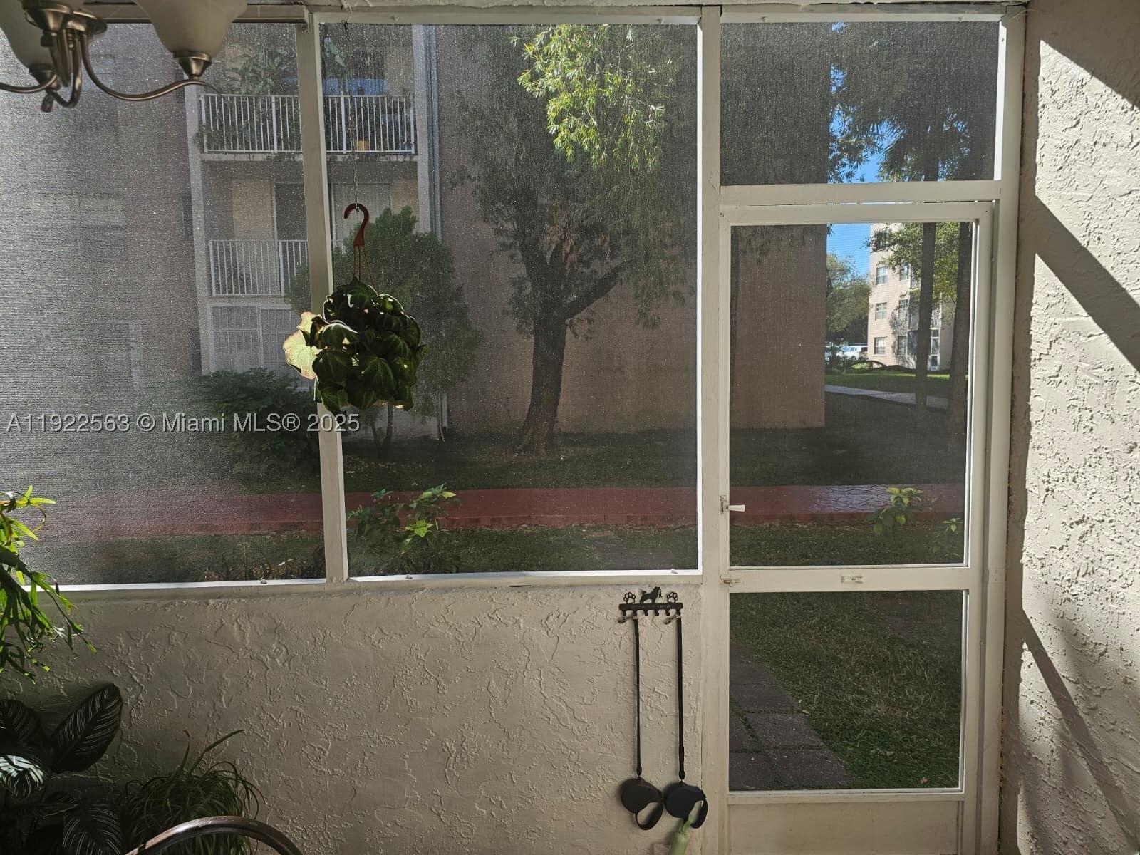 Real estate property located at 8411 8th St #111, Miami-dade, Summit Chase Condo, Miami, FL