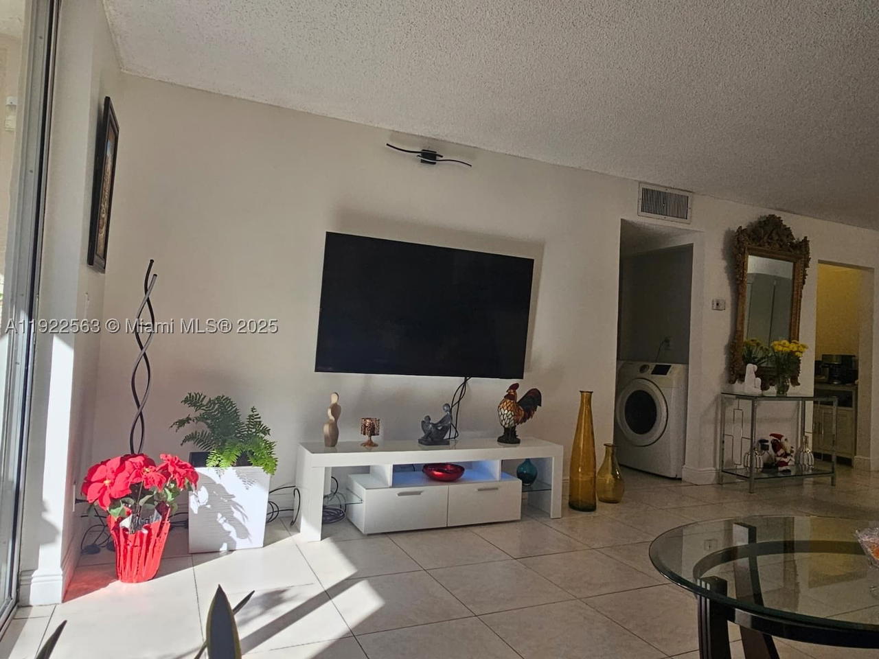 Real estate property located at 8411 8th St #111, Miami-dade, Summit Chase Condo, Miami, FL