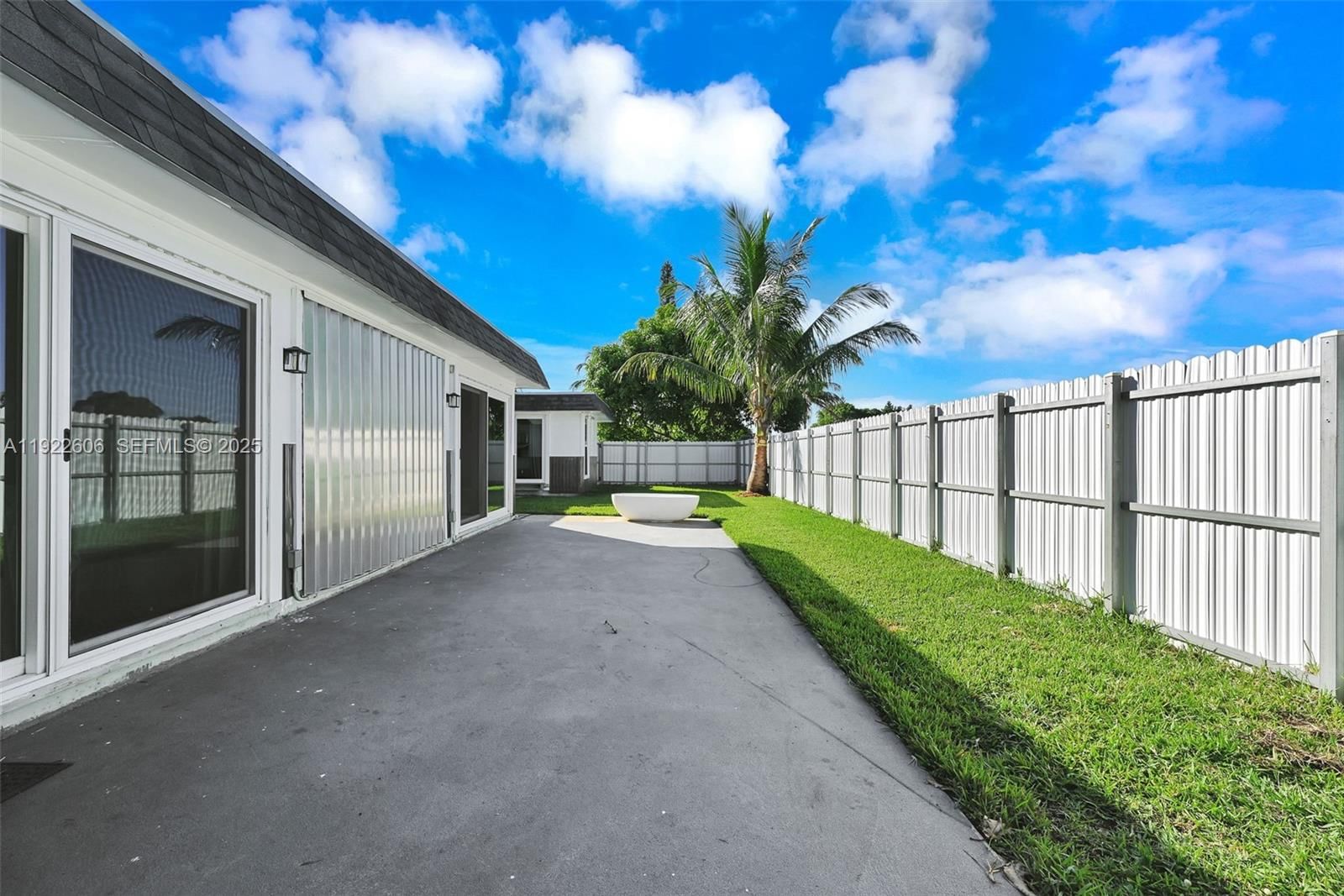 Real estate property located at 6303 71st Ave, Broward, Mainlands Of Tamarac Lake, Tamarac, FL