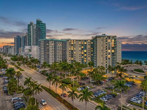 Real estate property located at 3801 Ocean Dr #7V, Broward, Tides On Hollywood Beach, Hollywood, FL