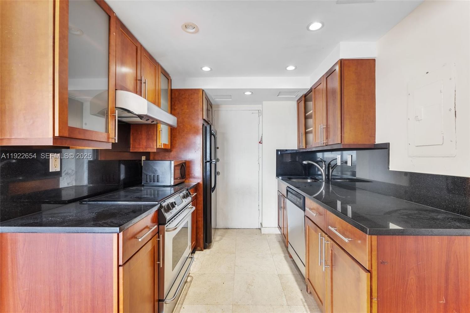Real estate property located at 11111 Biscayne Blvd #10H, Miami-dade, Jockey Club Condo, Miami, FL
