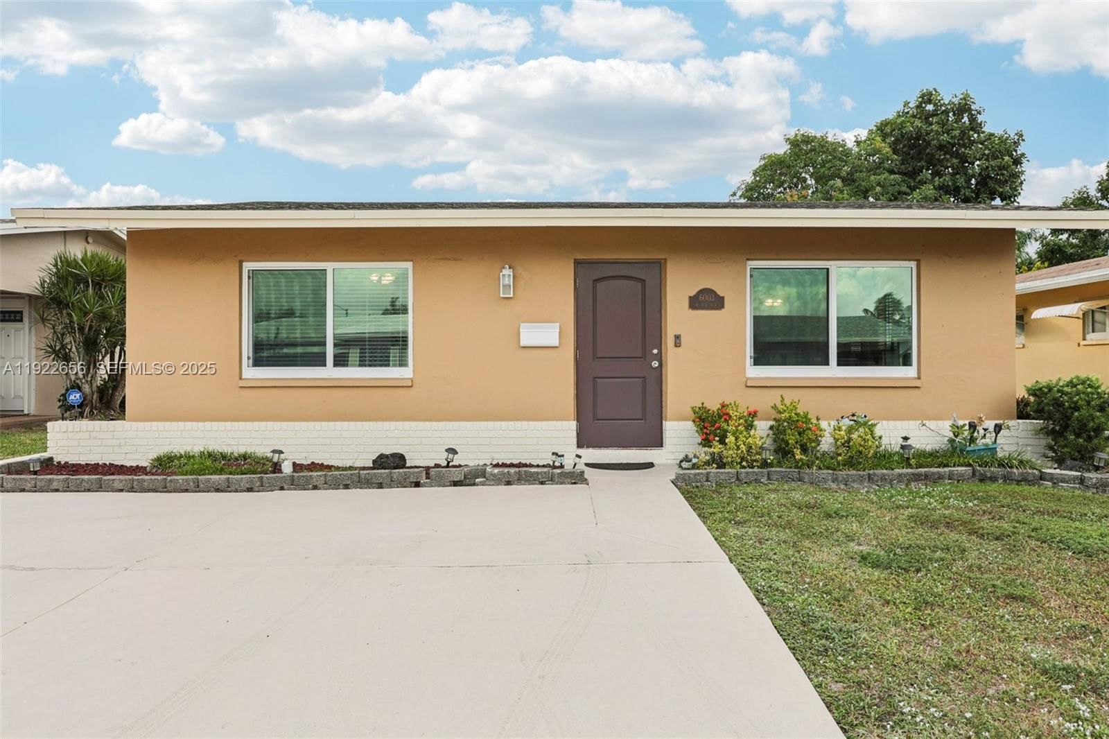 Real estate property located at 6003 74th Ave, Broward, Mainlands Of Tamarac Lake, Tamarac, FL