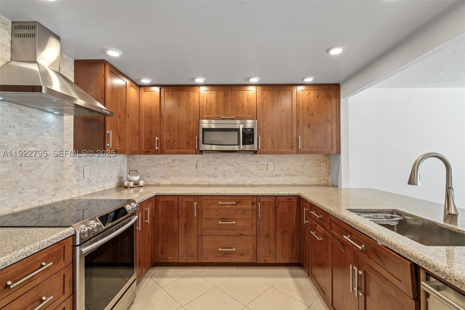 Real estate property located at 1865 Brickell Ave A1013, Miami-dade, Brickell Place Condo, Miami, FL