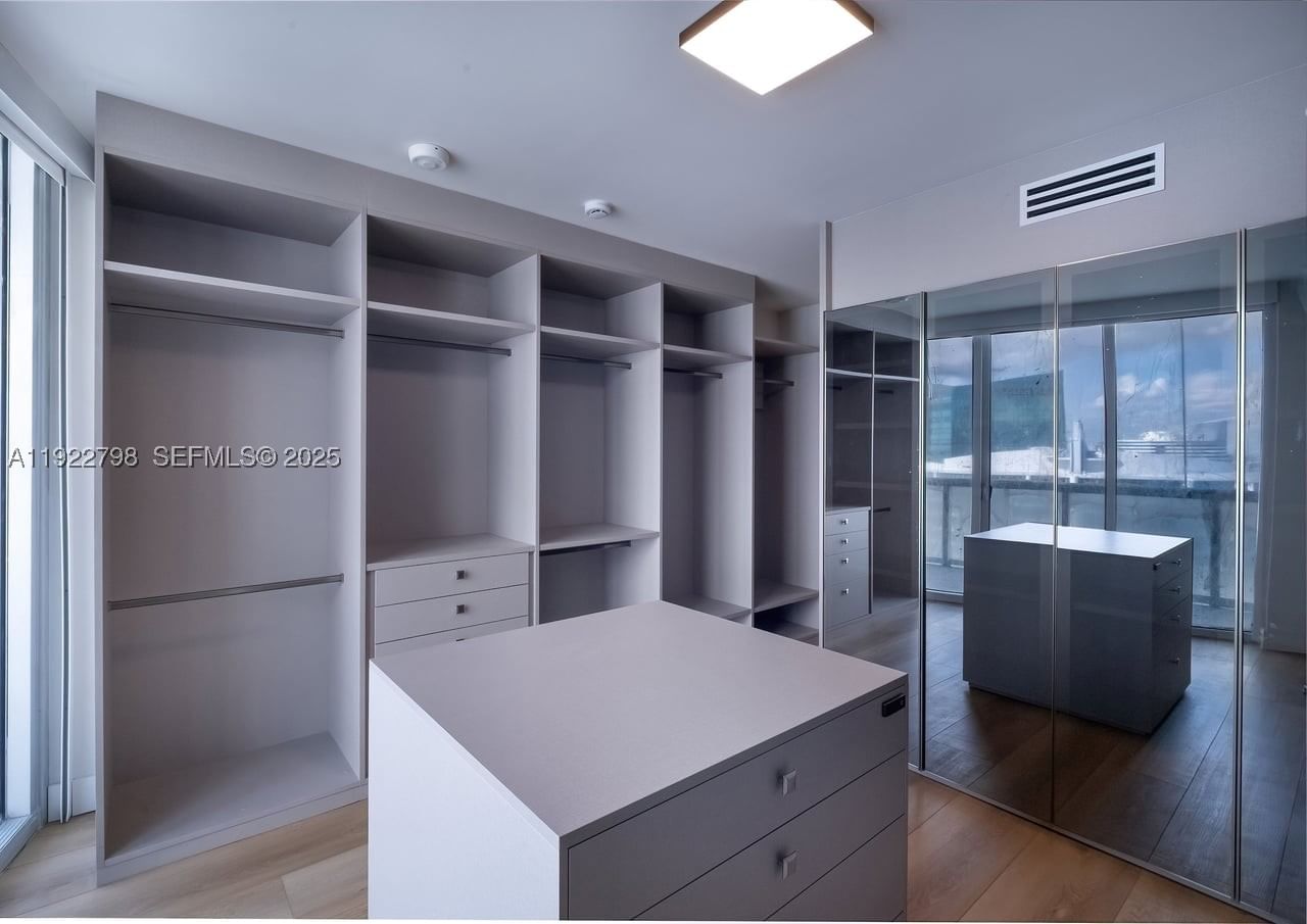 Real estate property located at 465 Brickell Ave #5701, Miami-dade, Iconbrickell Condo No 1, Miami, FL