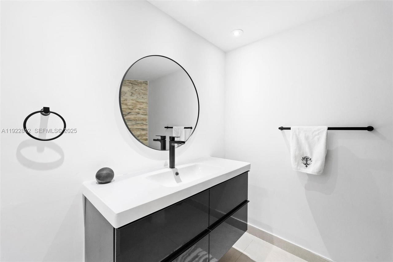 Real estate property located at 2127 Brickell Ave #3005, Miami-dade, Bristol Tower Condo, Miami, FL
