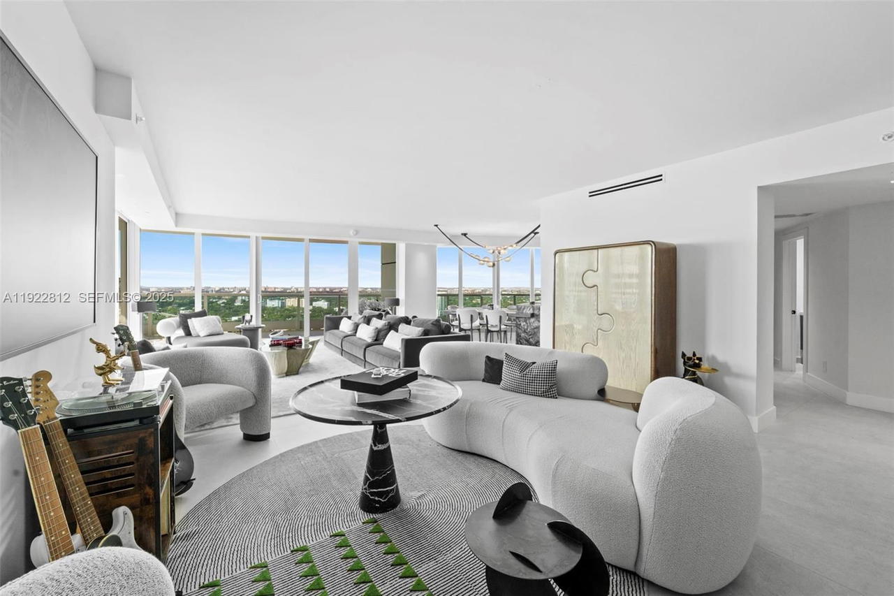 Real estate property located at 2127 Brickell Ave #3005, Miami-dade, Bristol Tower Condo, Miami, FL