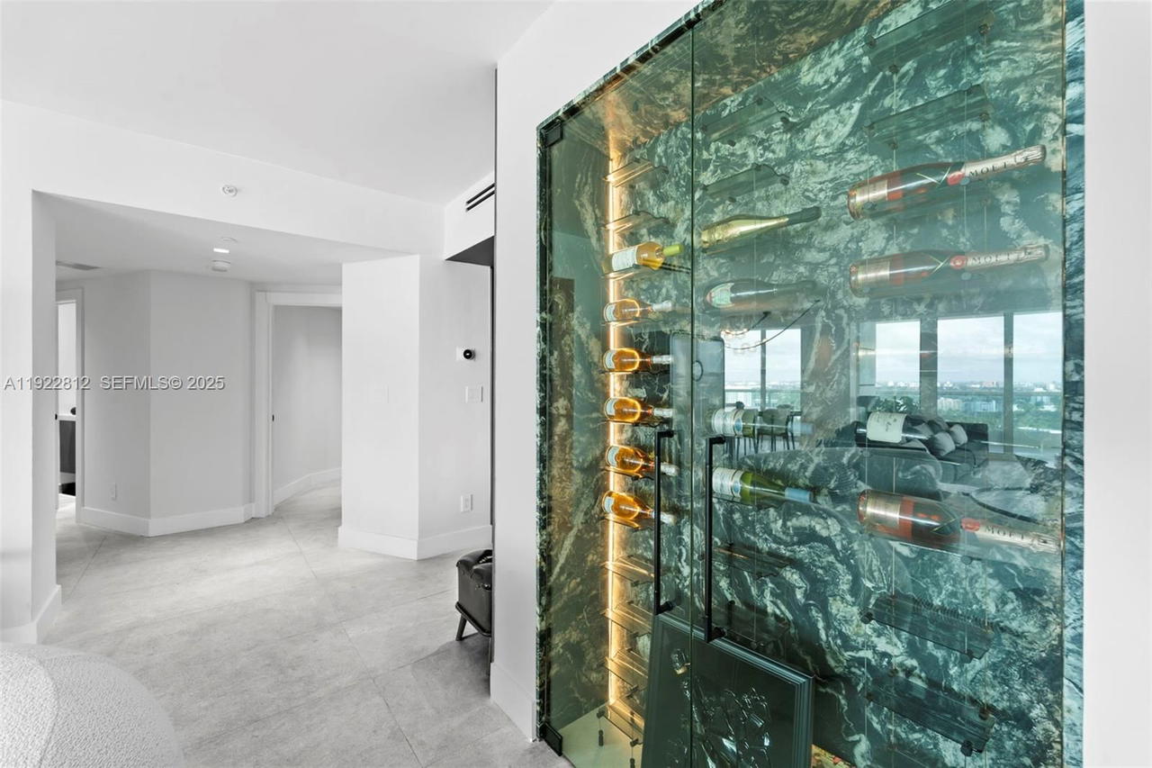Real estate property located at 2127 Brickell Ave #3005, Miami-dade, Bristol Tower Condo, Miami, FL