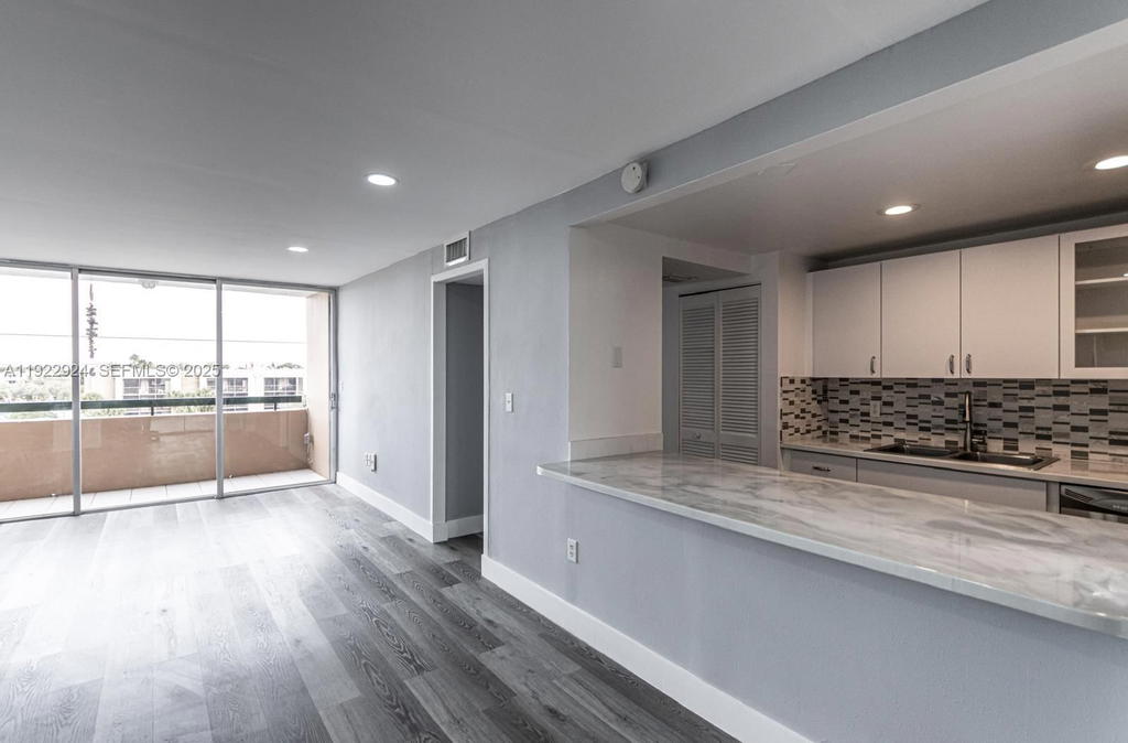 Real estate property located at 854 87th Ave #504, Miami-dade, Sandalwood Condo Apts, Miami, FL