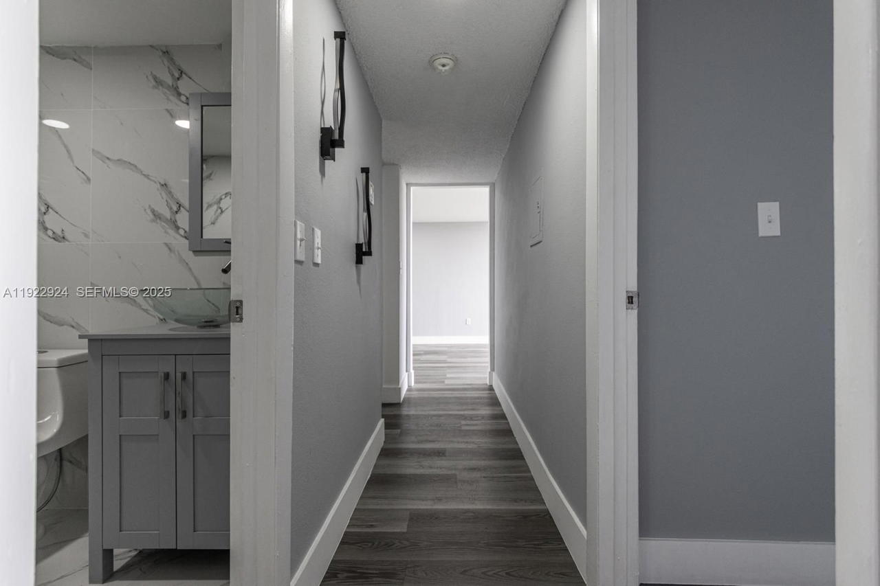 Real estate property located at 854 87th Ave #504, Miami-dade, Sandalwood Condo Apts, Miami, FL
