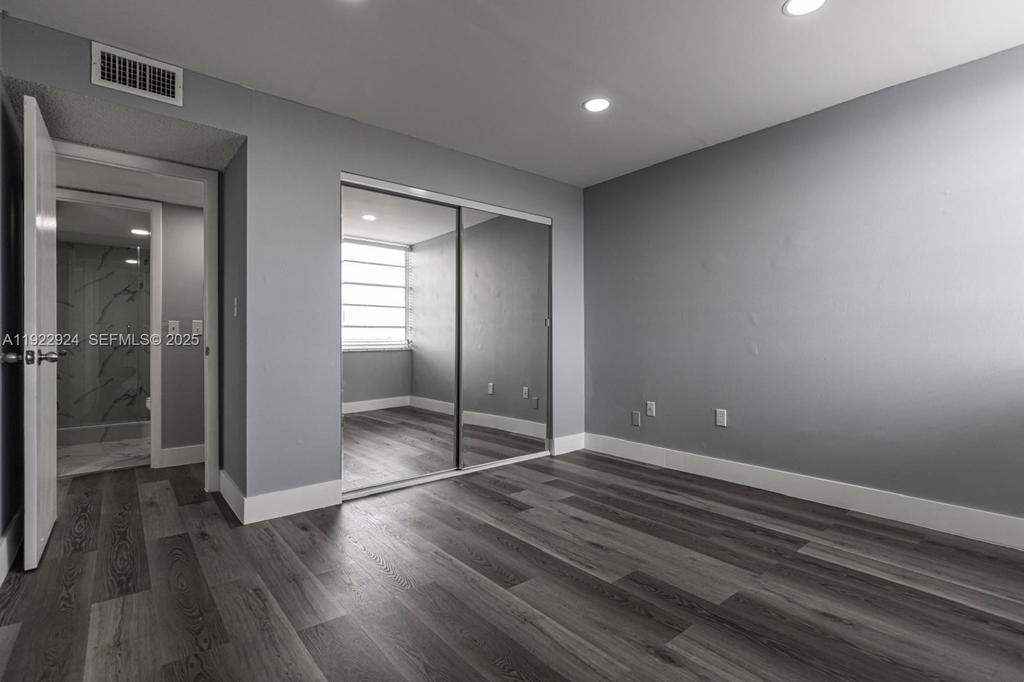 Real estate property located at 854 87th Ave #504, Miami-dade, Sandalwood Condo Apts, Miami, FL