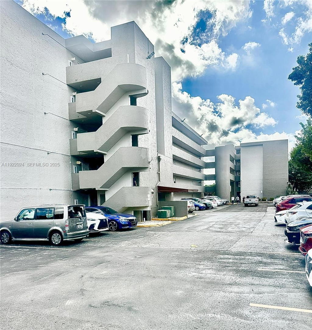 Real estate property located at 854 87th Ave #504, Miami-dade, Sandalwood Condo Apts, Miami, FL