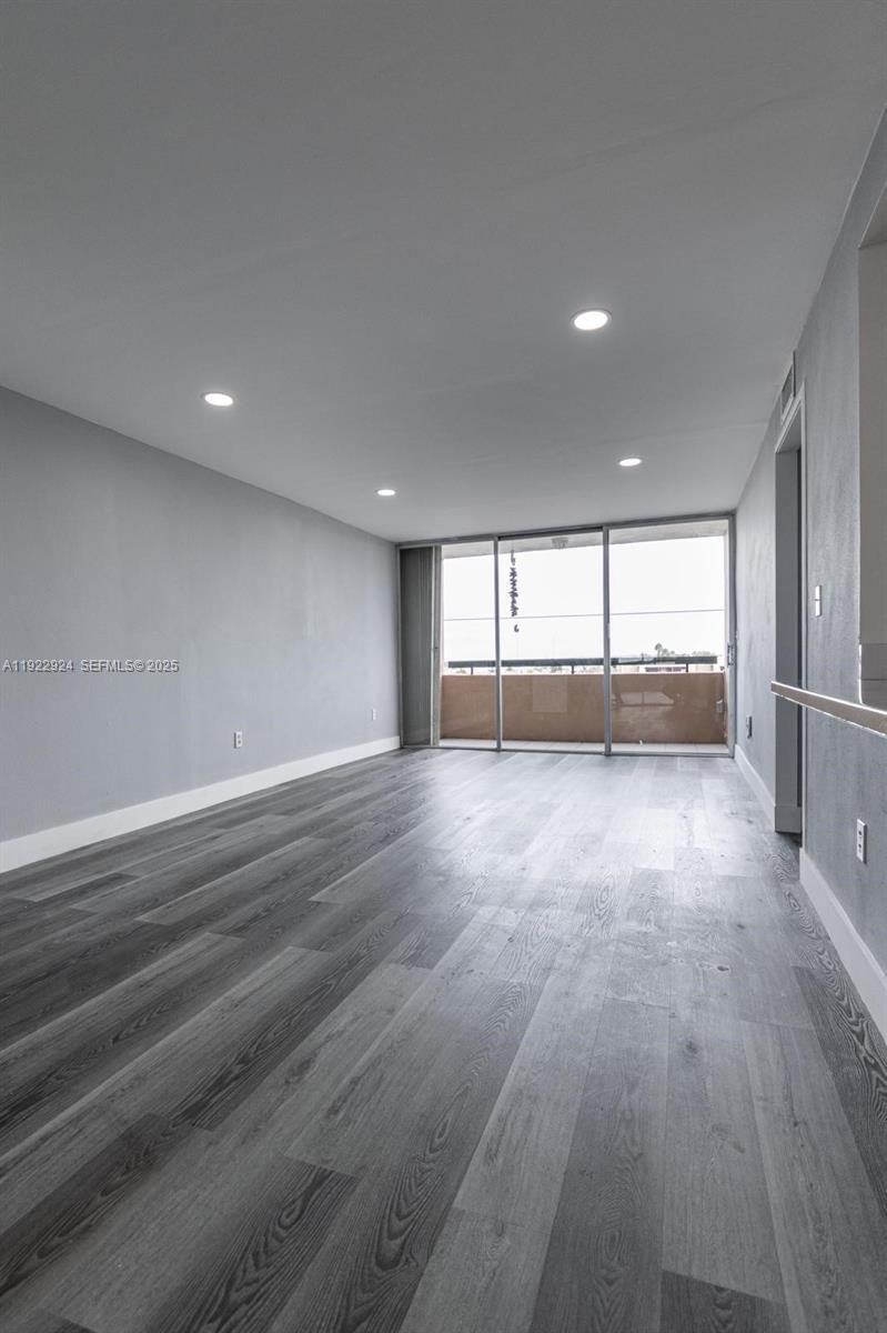 Real estate property located at 854 87th Ave #504, Miami-dade, Sandalwood Condo Apts, Miami, FL