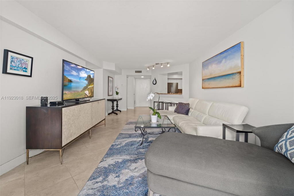 Real estate property located at 1900 Sunset Harbour Dr #2115, Miami-dade, Sunset Harbour North Cond, Miami Beach, FL