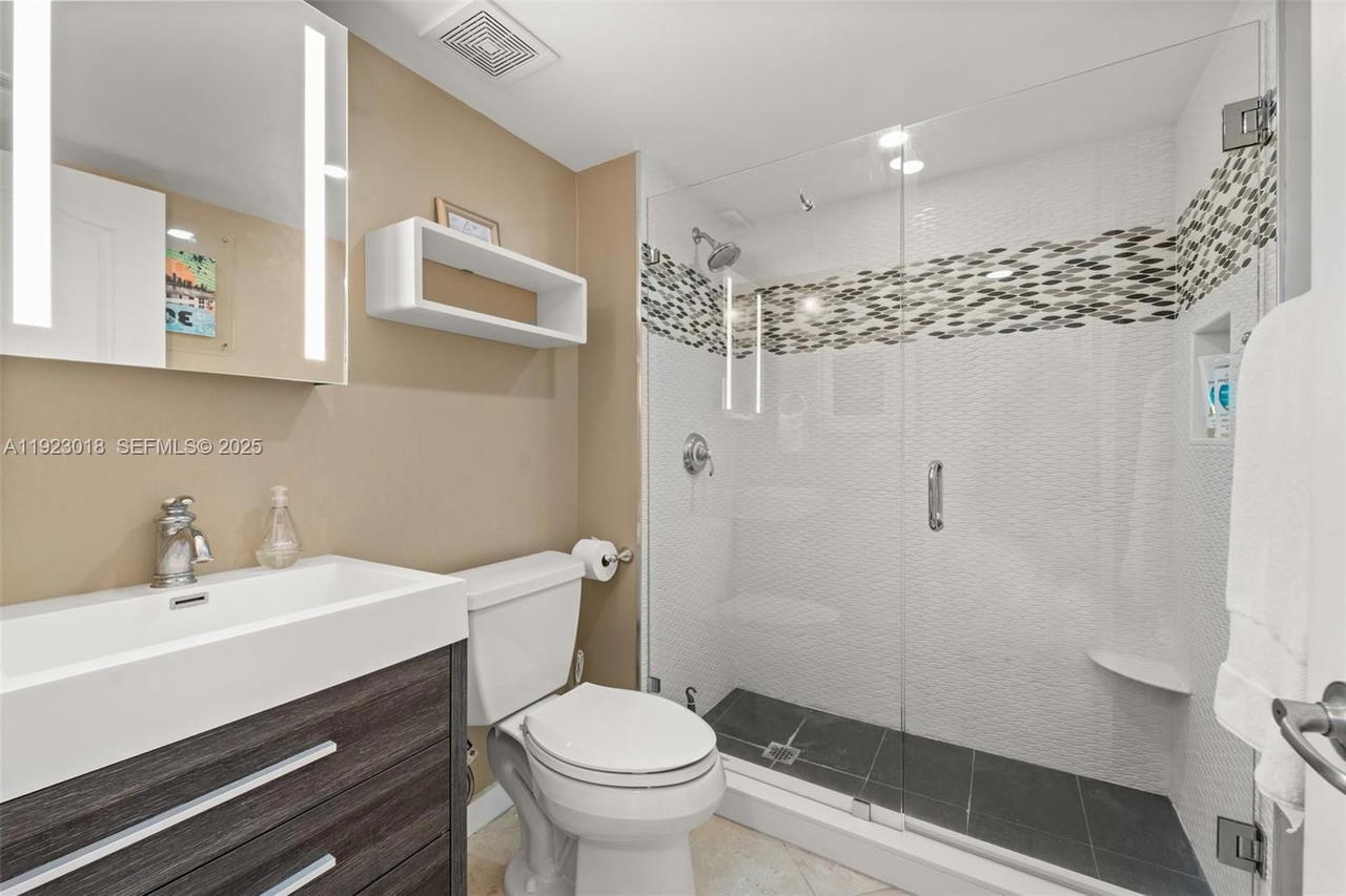 Real estate property located at 1900 Sunset Harbour Dr #2115, Miami-dade, Sunset Harbour North Cond, Miami Beach, FL