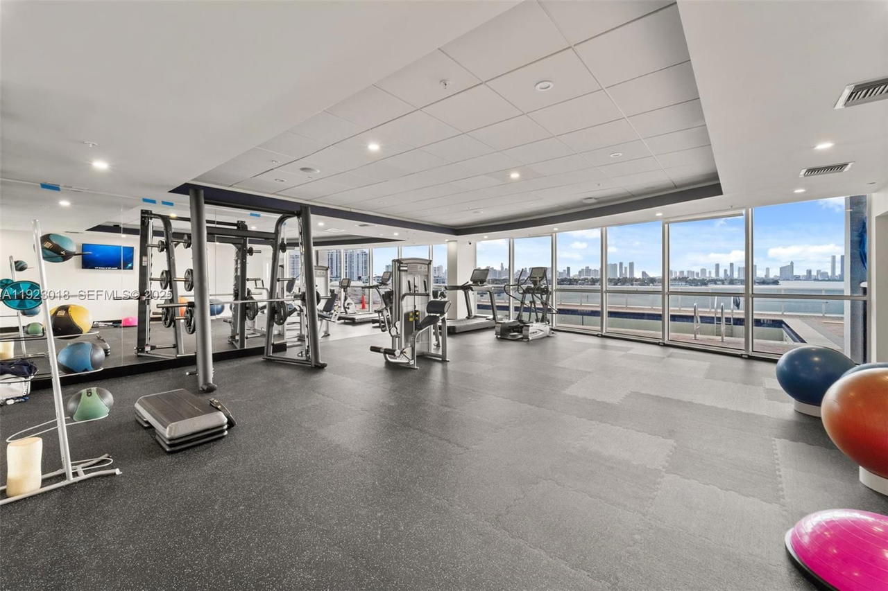 Real estate property located at 1900 Sunset Harbour Dr #2115, Miami-dade, Sunset Harbour North Cond, Miami Beach, FL