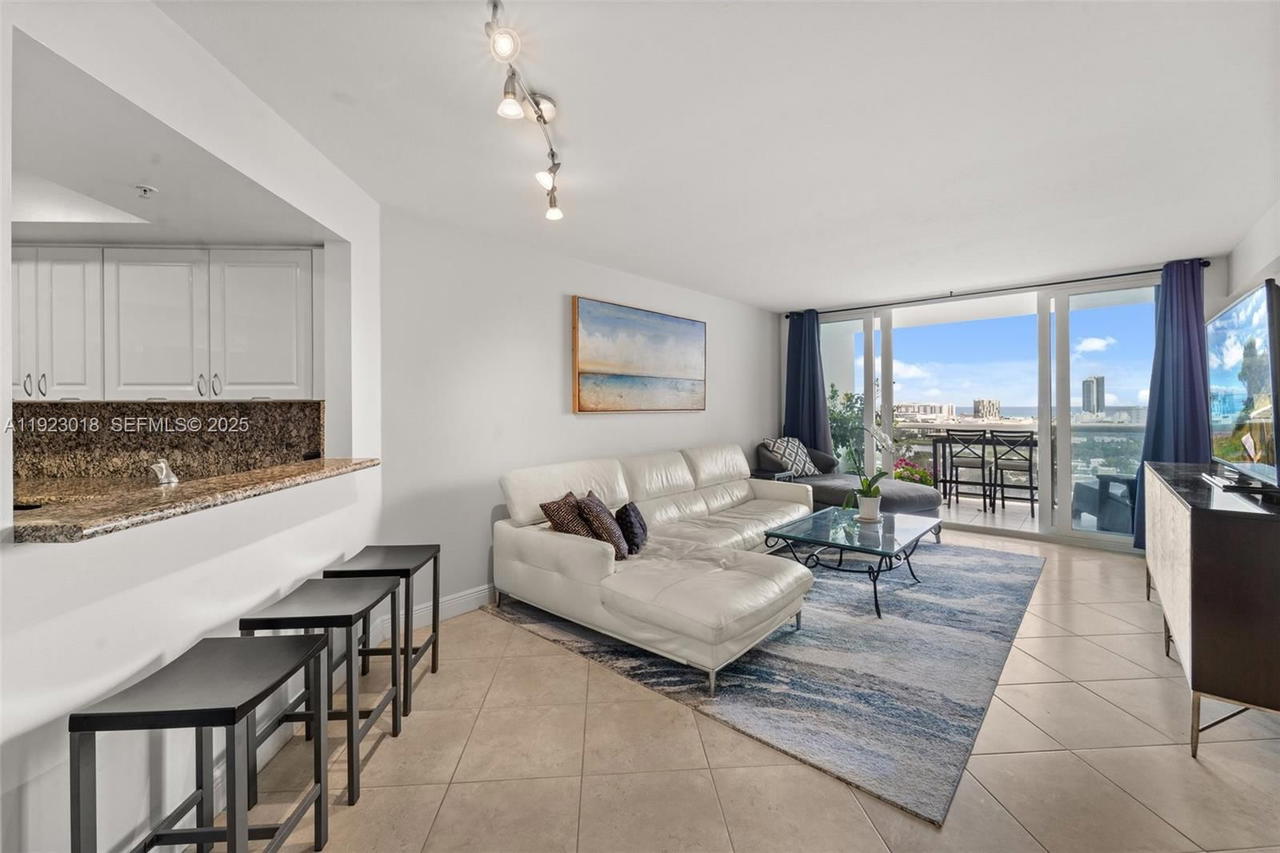 Real estate property located at 1900 Sunset Harbour Dr #2115, Miami-dade, Sunset Harbour North Cond, Miami Beach, FL