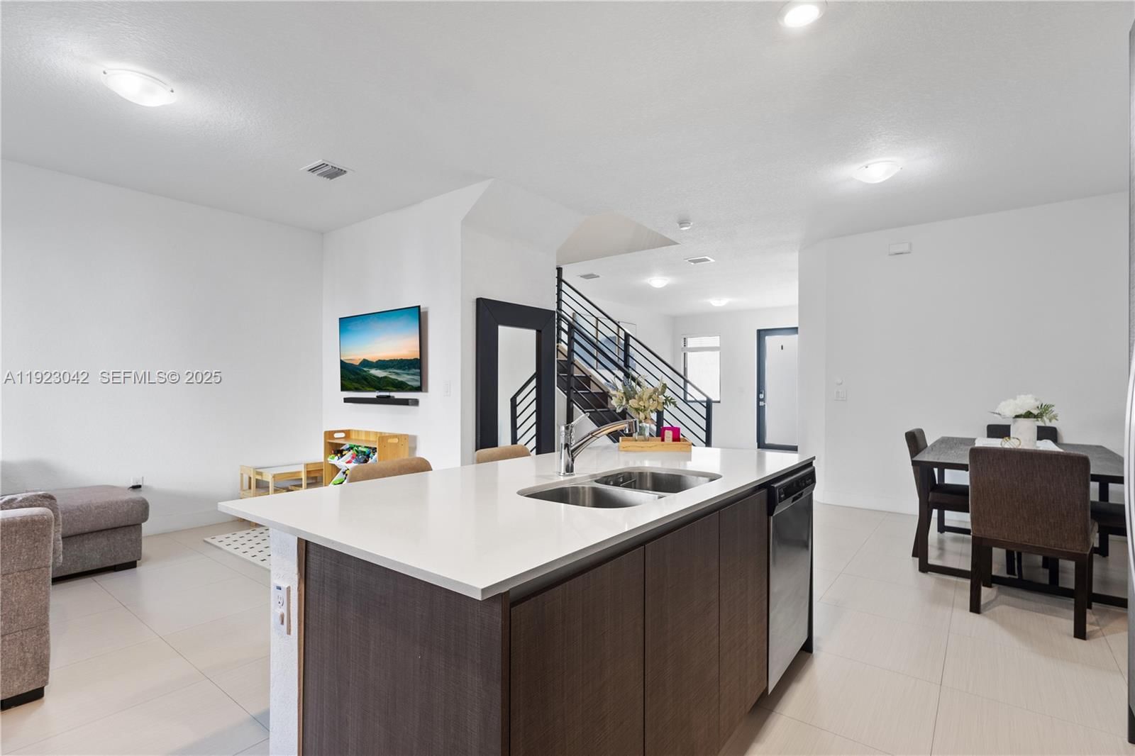 Real estate property located at 500 91st Ave, Miami-dade, Century Park Place, Miami, FL