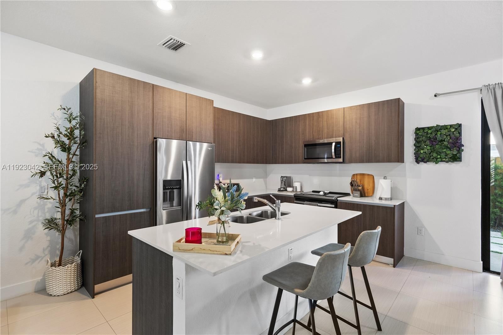 Real estate property located at 500 91st Ave, Miami-dade, Century Park Place, Miami, FL