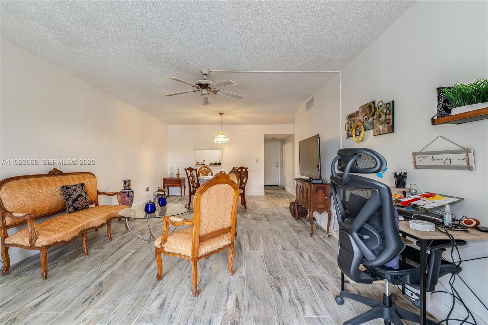 Real estate property located at 2840 Somerset Dr #207M, Broward, Somerset At Lauderdale La, Lauderdale Lakes, FL