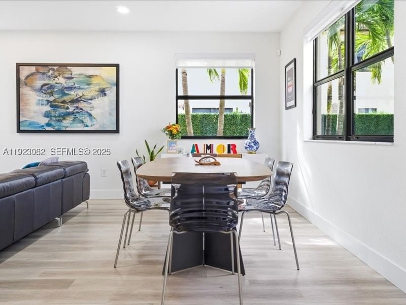 Real estate property located at 8780 98th Ct, Miami-dade, Doral Breeze, Doral, FL