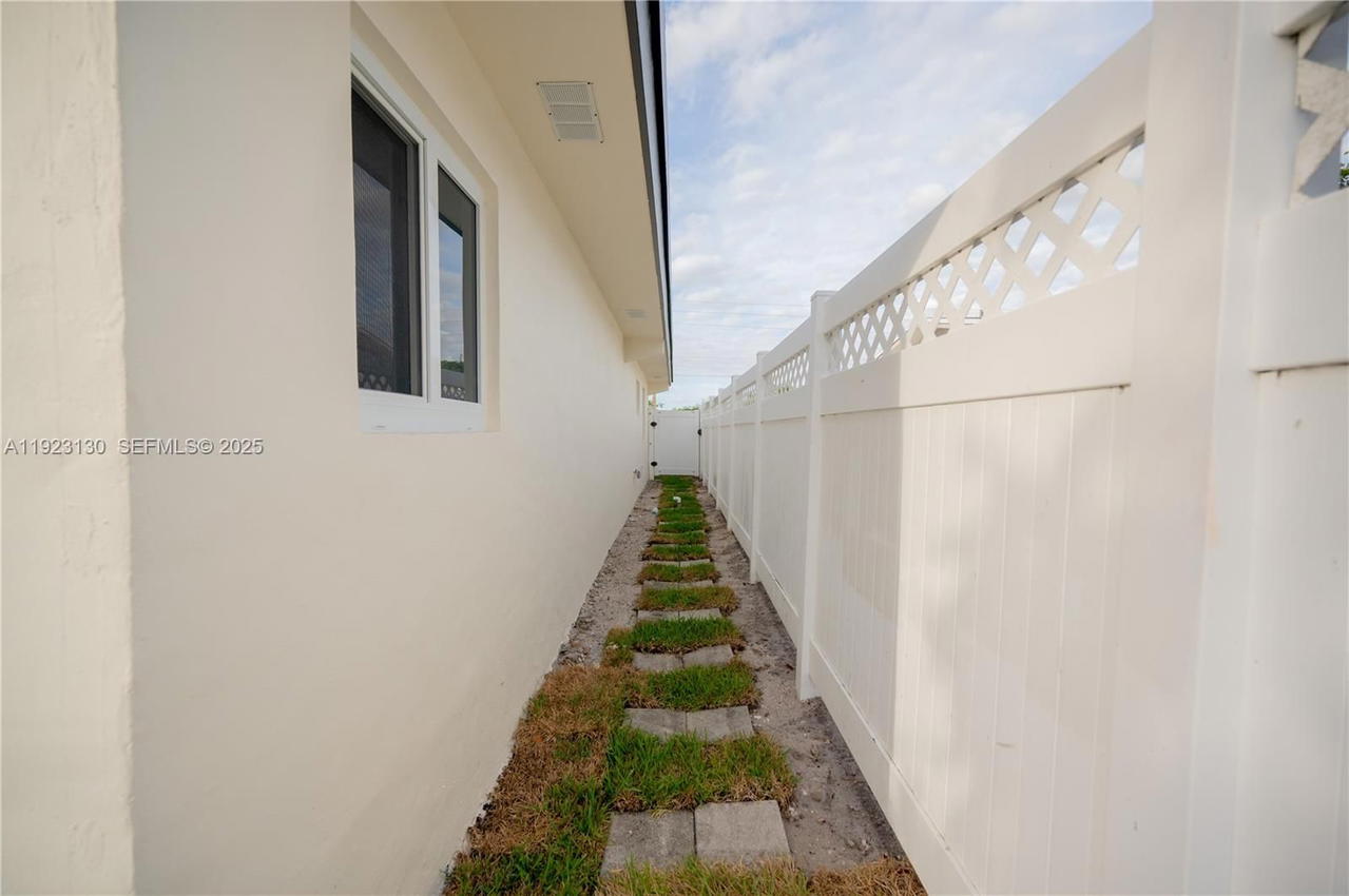 Real estate property located at 7928 Miramar Blvd, Broward, Miramar Sec 12, Miramar, FL