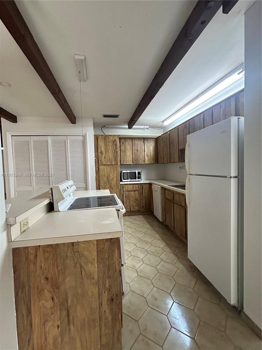 Real estate property located at 534 Briarwood Cir #1-48, Broward, Villas At Carriage Hills, Hollywood, FL